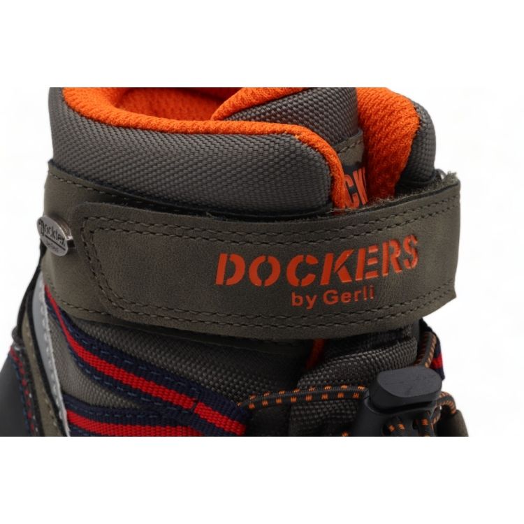 DOCKERS
