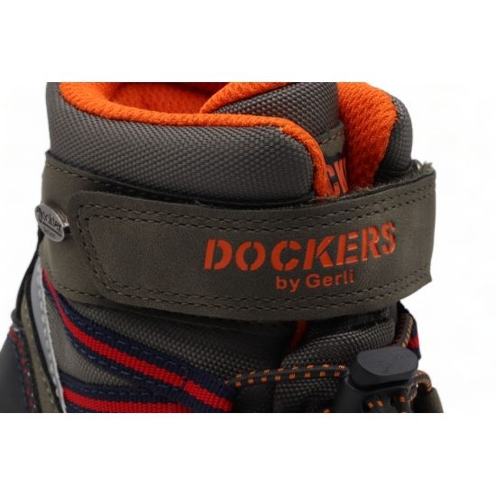 DOCKERS