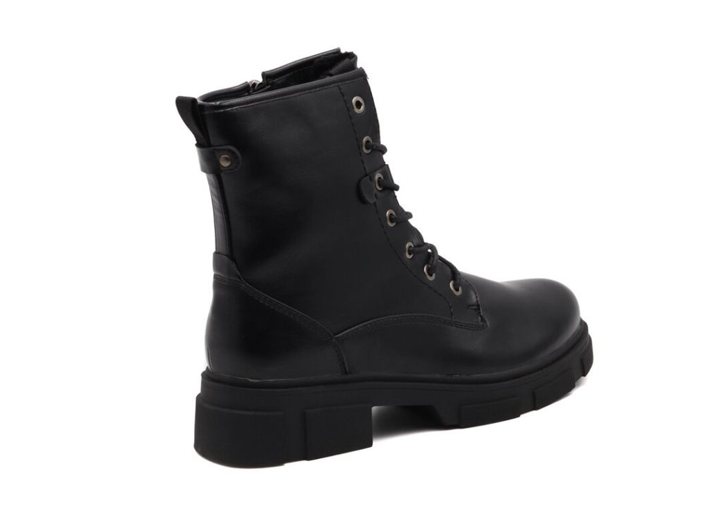 SUPREME BOOTS